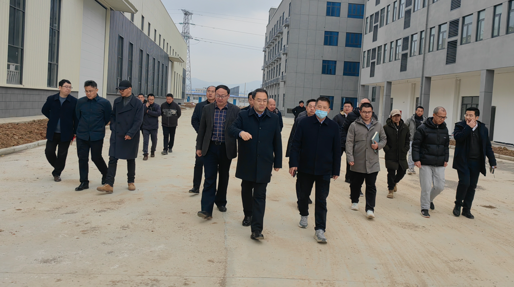 Leaders led by Zhang Yong, the Secretary of the Jingshan Municipal Party Committee, visited our company for inspection and research on the production and operation of the enterprise.